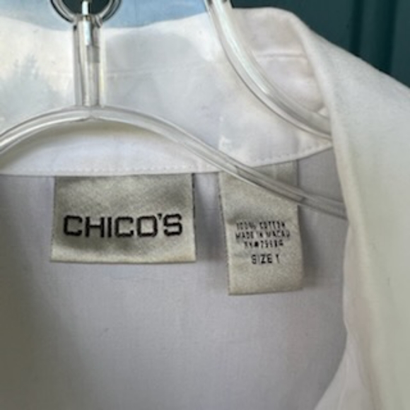 CHICOS WHITE BUTTON COASTAL GRANNY LONG SHIRT SIZE 1 - Picture 2 of 16